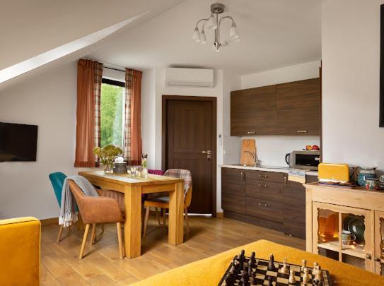 Apartamenty U Harrego I Przy Stawie Spa Z Klimatyzacja, Balia, Sauna, Ogrodem I Parkingiem Kudowa-Zdrój Exterior foto